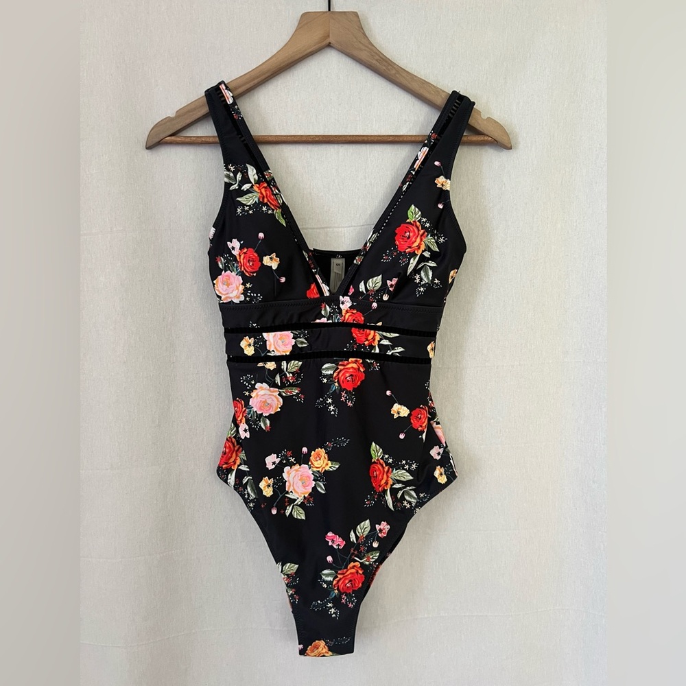 Black One-Piece Floral V-Neck Swimsuit | Slimming | Summer | Sexy